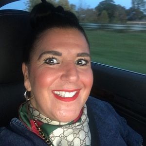 Meet your Posher, Sharon